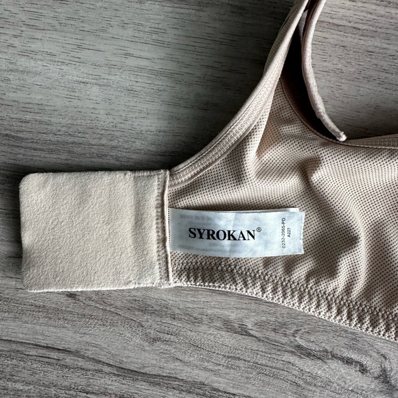 SYROKAN Max Control Underwire Sports Bra  Adjustable Straps Unlined 38DD - Picture 5 of 9